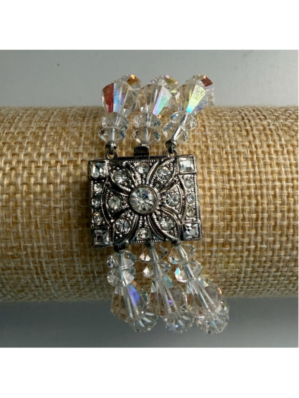 Vintage Aurora Borealis with SilverTone Rhinestone Encrusted Box Clasp Bracelet